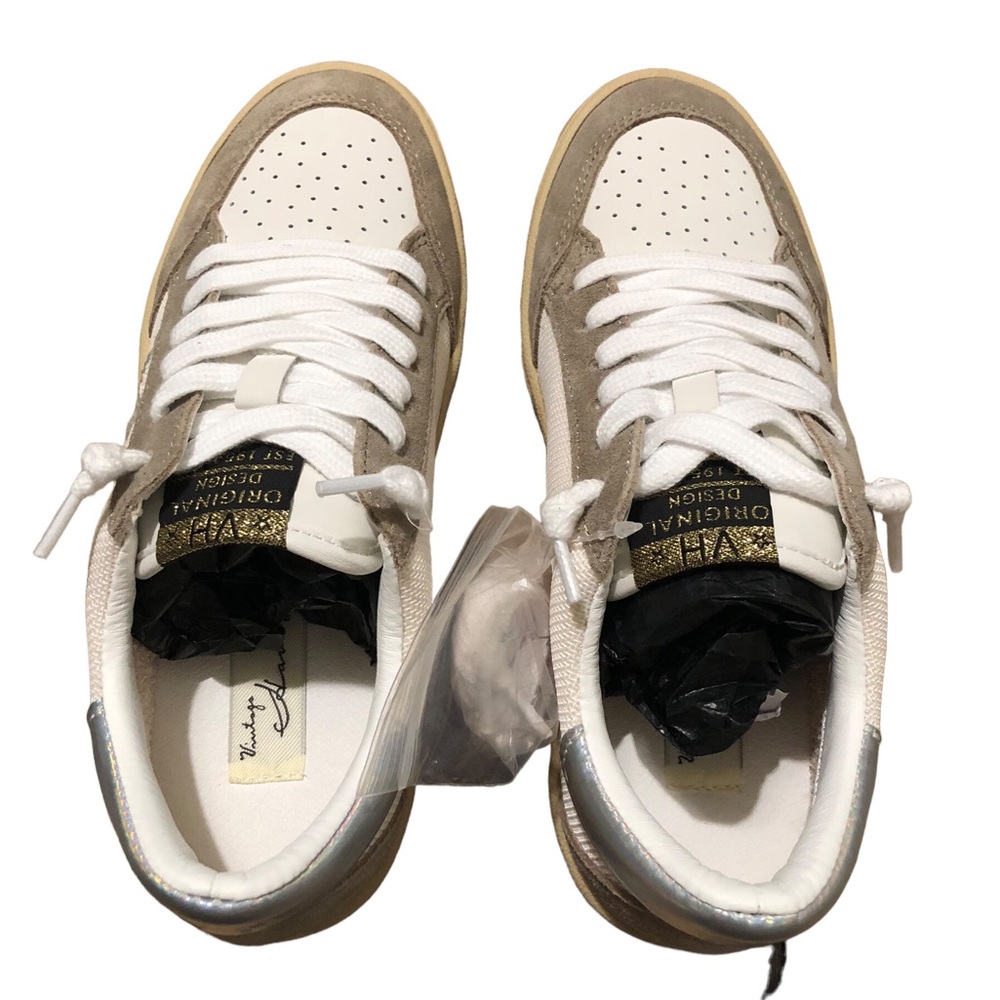 NEW Vintage Havana Women's Denisse Irridescent Taupe Lace Up sneakers Size 6